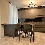 Magic Place - Classy - Center شقة *