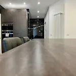 Magic Place - Classy - Center